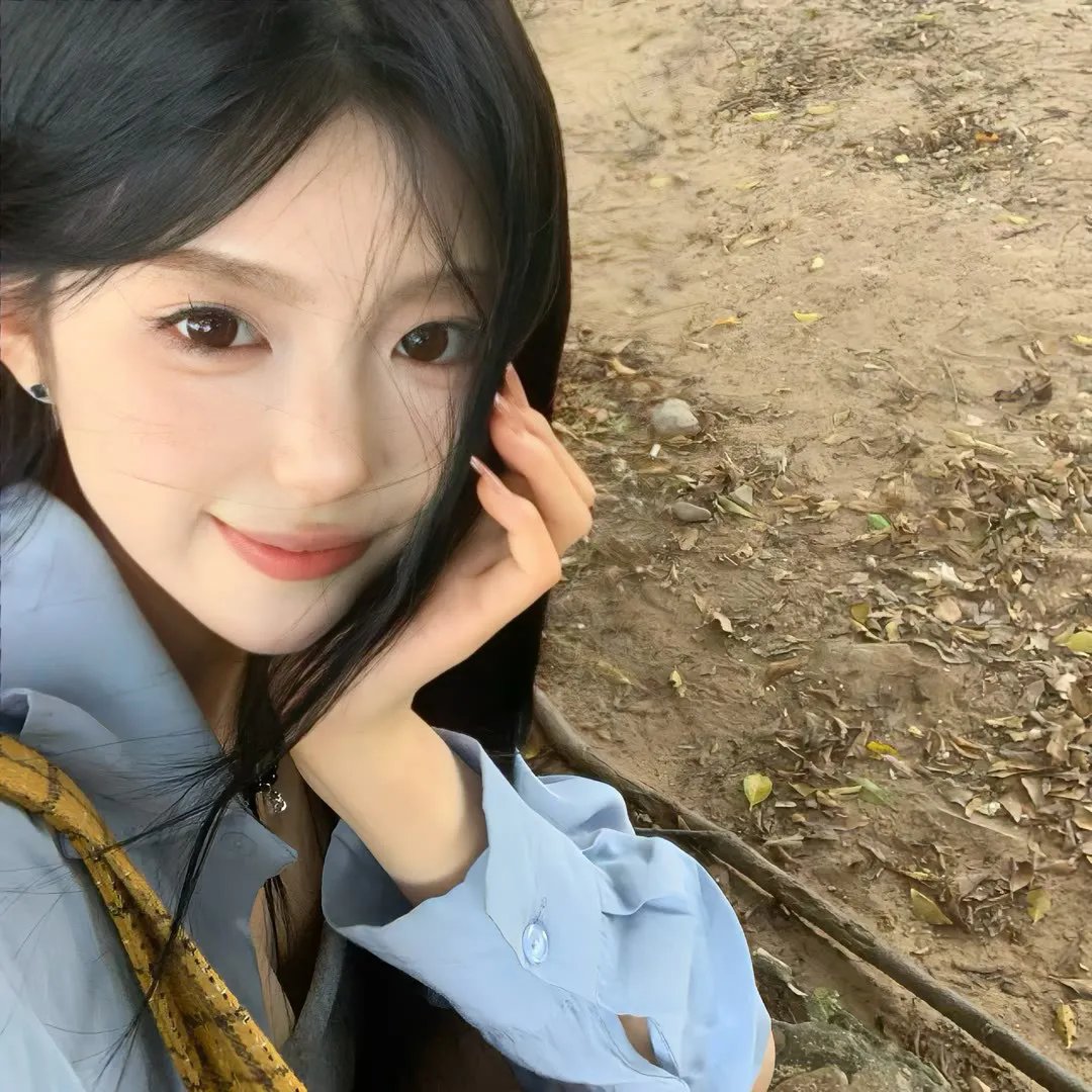 提剑映桃花 海报