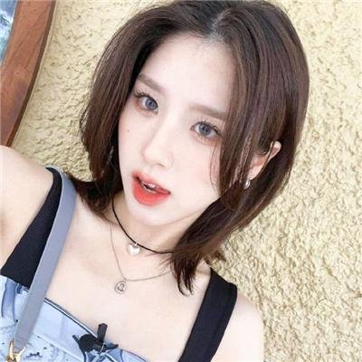 蝴蝶夫人的现代家庭 海报